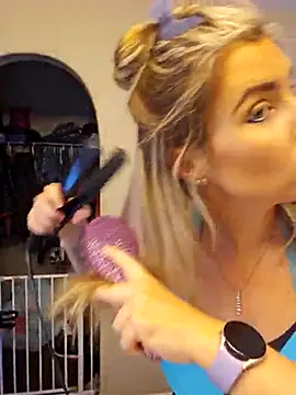 Snapshot of ellieconradxo chatting on 9, 2, 2025 ellieconradxo online show from 9, 2, 2025