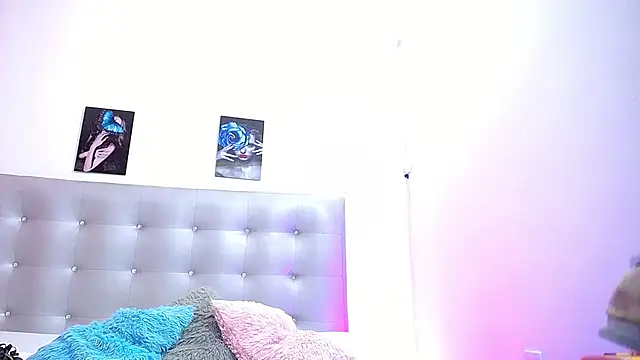 horny-juliette online show from 16, 1, 2026