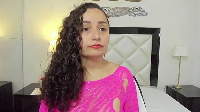  luna  sweet  online show from 16, 2, 2025