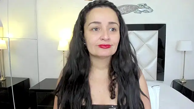  luna  sweet  online show from 17, 2, 2025