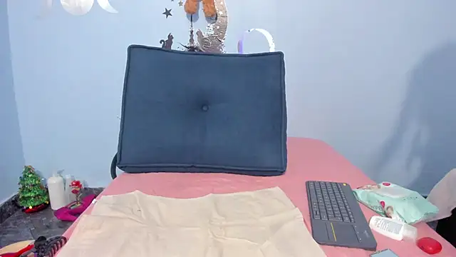  luna  sweet  online show from 11, 11, 2025