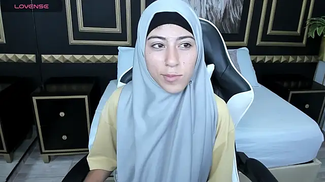 chaymae nah  online show from 17, 12, 2024