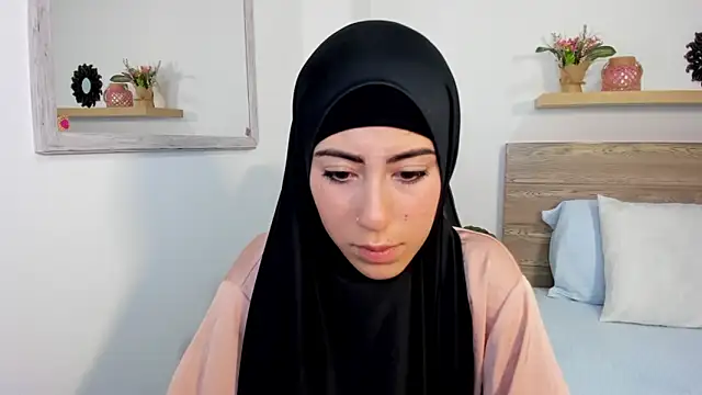 chaymae nah  online show from 18, 1, 2025