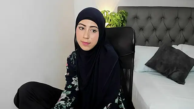 chaymae nah  online show from 7, 3, 2025