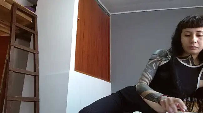 Snapshot of Emilia_1995 chatting on 10, 3, 2025 Emilia 1995 online show from 10, 3, 2025