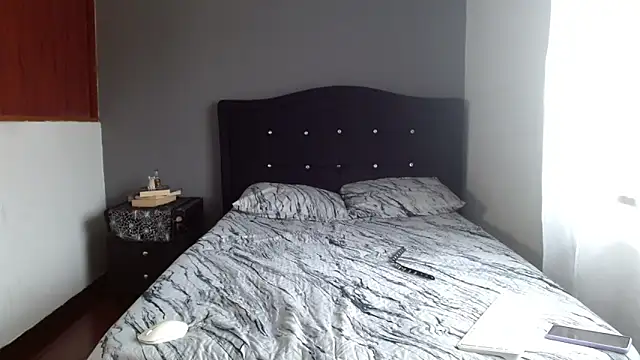 Snapshot of Emilia_1995 chatting on 15, 9, 2025 Emilia 1995 online show from 15, 9, 2025