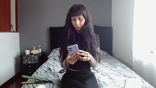 Snapshot of Emilia_1995 chatting on 19, 11, 2025 Emilia 1995 online show from 19, 11, 2025