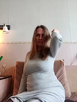 Evelina cute online show from 12, 4, 2026