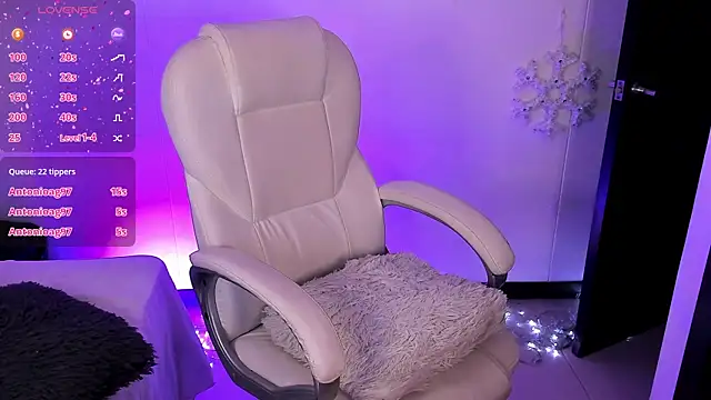 Snapshot of nyna_1 chatting on 22, 2, 2025 nyna 1 online show from 22, 2, 2025