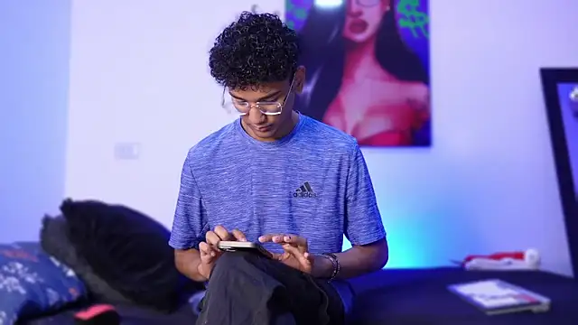 Snapshot of harrytwink18 chatting on 30, 12, 2024 harrytwink18 online show from 30, 12, 2024