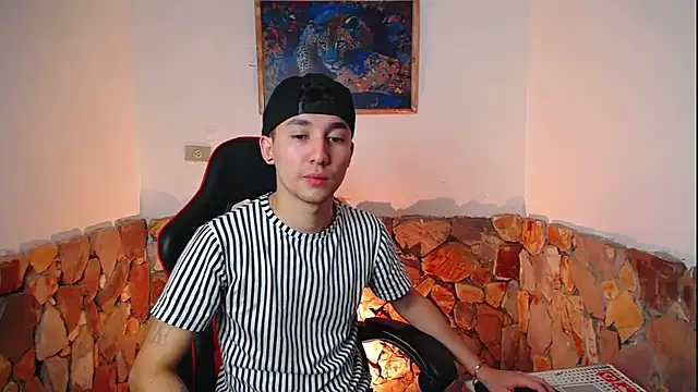 Snapshot of SebasstianGrand chatting on 2, 12, 2025 SebasstianGrand online show from 2, 12, 2025