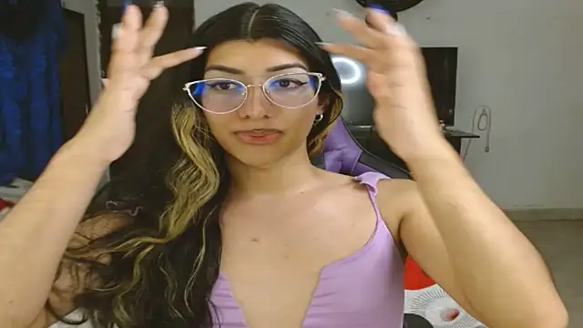 engielphoenis14 online show from 4, 3, 2025