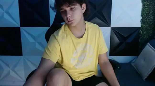 Snapshot of Dani_cumboy chatting on 24, 1, 2025 Dani cumboy online show from 24, 1, 2025