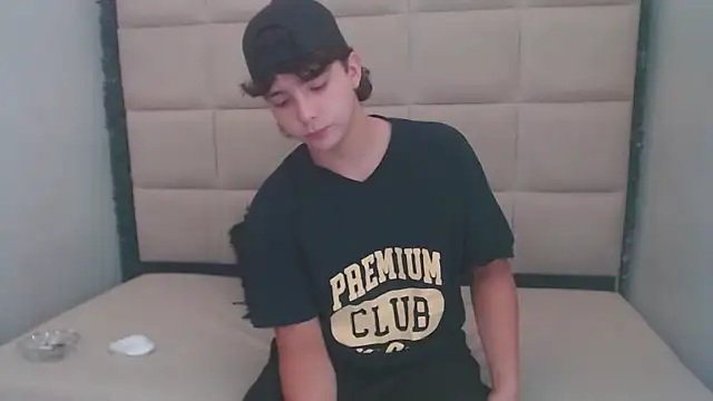 Dani cumboy online show from 15, 3, 2025