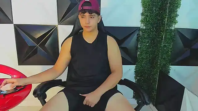 Snapshot of Dani_cumboy chatting on 25, 9, 2025 Dani cumboy online show from 25, 9, 2025