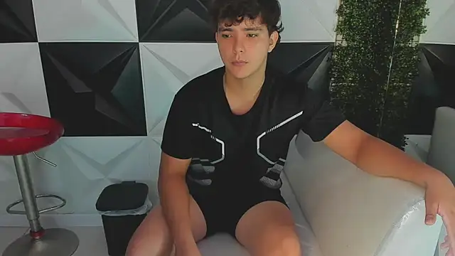 Snapshot of Dani_cumboy chatting on 14, 10, 2025 Dani cumboy online show from 14, 10, 2025