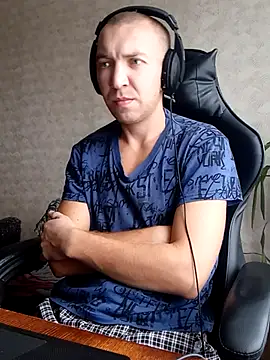 Snapshot of MityaXLoves chatting on 13, 11, 2025 MityaXLoves online show from 13, 11, 2025