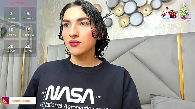 Snapshot of TomLondon_ chatting on 30, 1, 2025 TomLondon online show from 30, 1, 2025