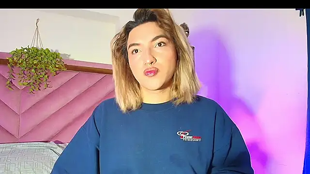 Snapshot of TomLondon_ chatting on 22, 10, 2025 TomLondon online show from 22, 10, 2025