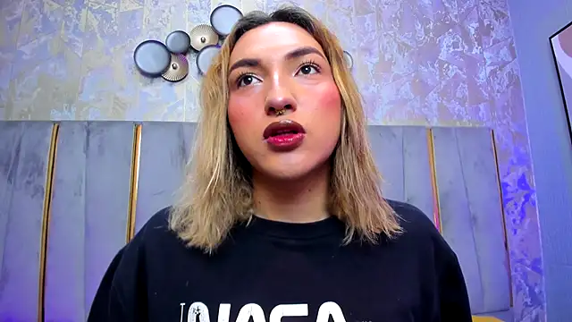 Snapshot of TomLondon_ chatting on 23, 11, 2025 TomLondon online show from 23, 11, 2025