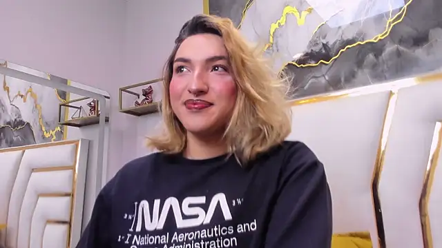 Snapshot of TomLondon_ chatting on 26, 11, 2025 TomLondon online show from 26, 11, 2025