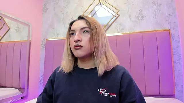 Snapshot of TomLondon_ chatting on 30, 11, 2025 TomLondon online show from 30, 11, 2025