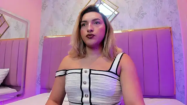 Snapshot of TomLondon_ chatting on 2, 12, 2025 TomLondon online show from 2, 12, 2025