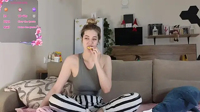 Snapshot of Girl_alone_home chatting on 29, 1, 2025 Girl alone home online show from 29, 1, 2025