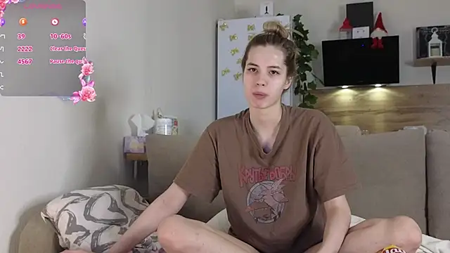 Snapshot of Girl_alone_home chatting on 31, 1, 2025 Girl alone home online show from 31, 1, 2025