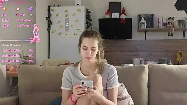 Snapshot of Girl_alone_home chatting on 15, 2, 2025 Girl alone home online show from 15, 2, 2025