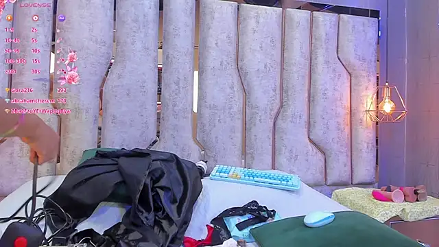 Snapshot of barbara_cambels chatting on 11, 3, 2025 barbara cambels online show from 11, 3, 2025