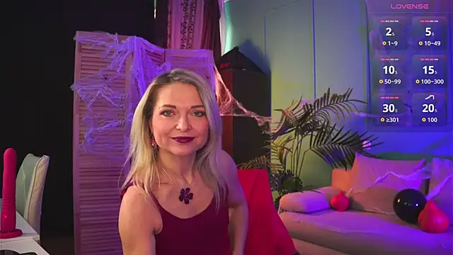 Snapshot of Gloria_Lovely chatting on 4, 11, 2025 Gloria Lovely online show from 4, 11, 2025