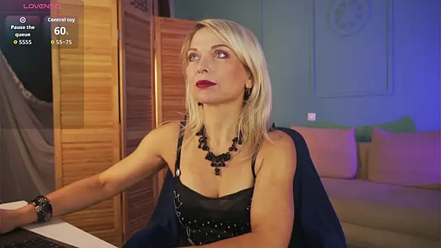 Snapshot of Gloria_Lovely chatting on 2, 12, 2025 Gloria Lovely online show from 2, 12, 2025