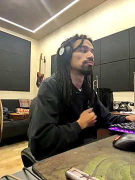 Snapshot of hotcamboy420 chatting on 17, 11, 2025 hotcamboy420 online show from 17, 11, 2025