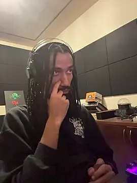 Snapshot of hotcamboy420 chatting on 19, 12, 2025 hotcamboy420 online show from 19, 12, 2025