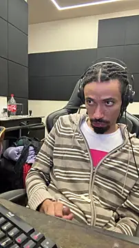 Snapshot of hotcamboy420 chatting on 7, 1, 2026 hotcamboy420 online show from 7, 1, 2026