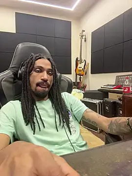 Snapshot of hotcamboy420 chatting on 25, 2, 2026 hotcamboy420 online show from 25, 2, 2026