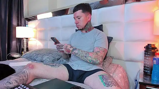 Adam tatto online show from 24, 10, 2025