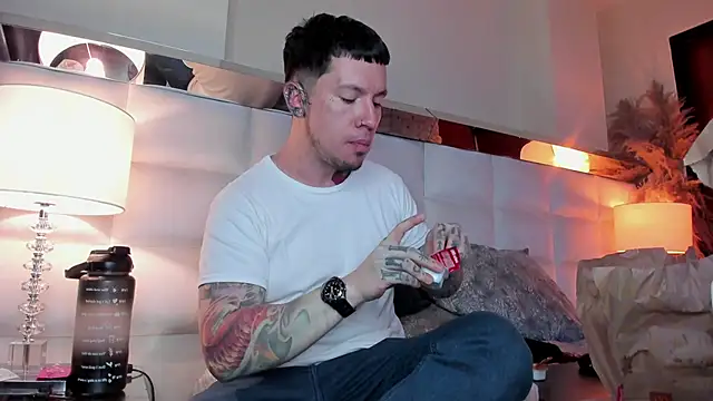 Adam tatto online show from 5, 11, 2025