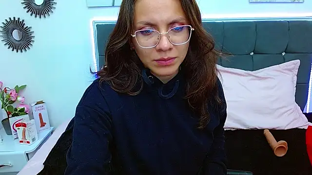 karlamorris  online show from 31, 12, 2024