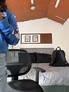 Snapshot of karlamorris_ chatting on 2, 6, 2026 karlamorris online show from 2, 6, 2026