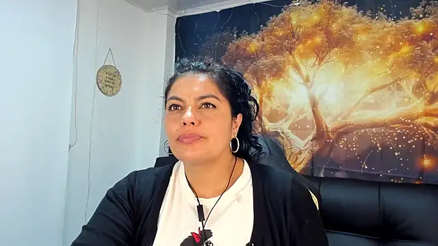 Snapshot of Lust_Mom41 chatting on 2, 12, 2024 Lust Mom41 online show from 2, 12, 2024