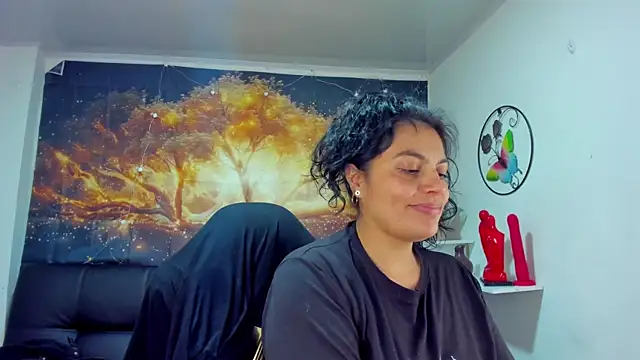 Snapshot of Lust_Mom41 chatting on 14, 12, 2024 Lust Mom41 online show from 14, 12, 2024