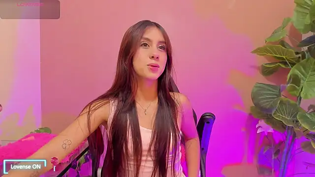 AlanaJones1 online show from 13, 3, 2025