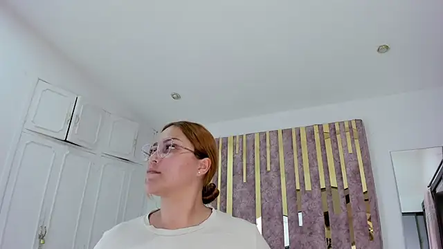 Snapshot of LeahxBarker chatting on 23, 1, 2025 LeahxBarker online show from 23, 1, 2025