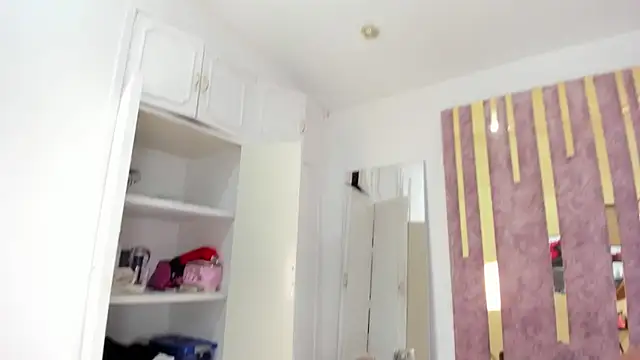 Snapshot of LeahxBarker chatting on 19, 3, 2025 LeahxBarker online show from 19, 3, 2025