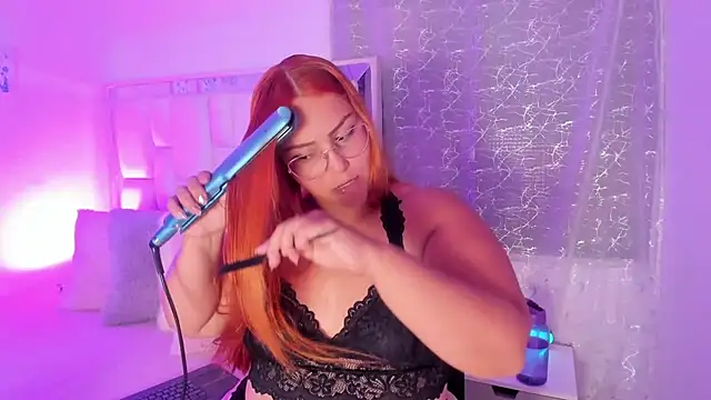 Snapshot of LeahxBarker chatting on 10, 10, 2025 LeahxBarker online show from 10, 10, 2025