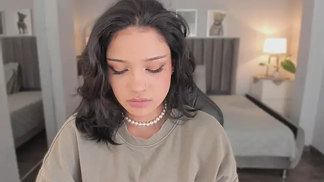 renee shelby  online show from 11, 9, 2025