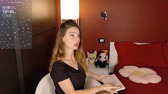 sexy blondegirl online show from 16, 2, 2026