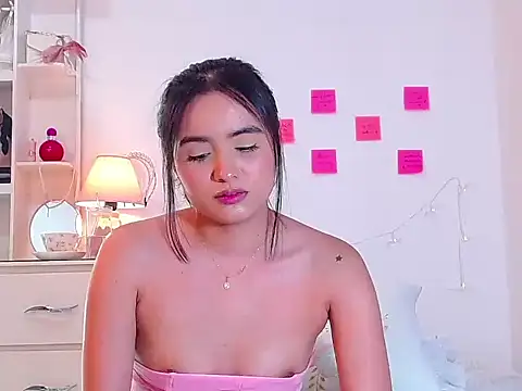 Snapshot of naissha- chatting on 22, 2, 2025 naissha- online show from 22, 2, 2025